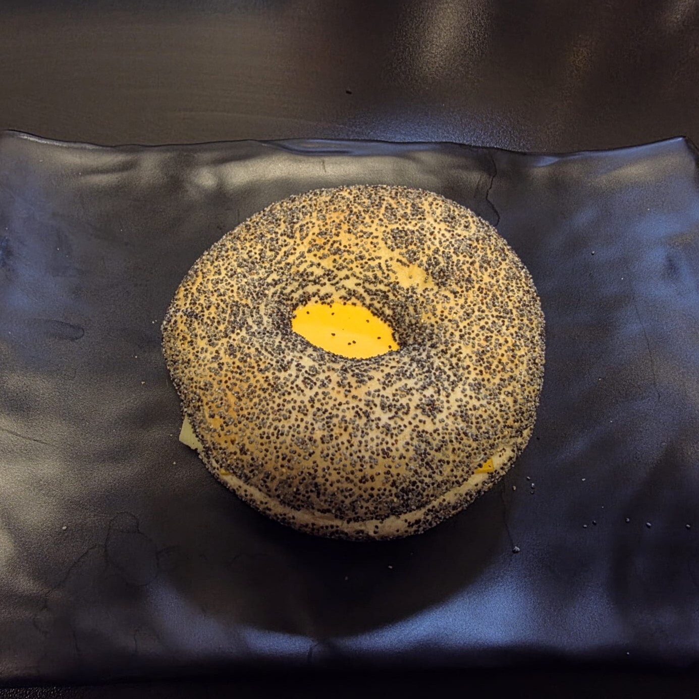 Üç Peynirli Haşhaşlı Bagel