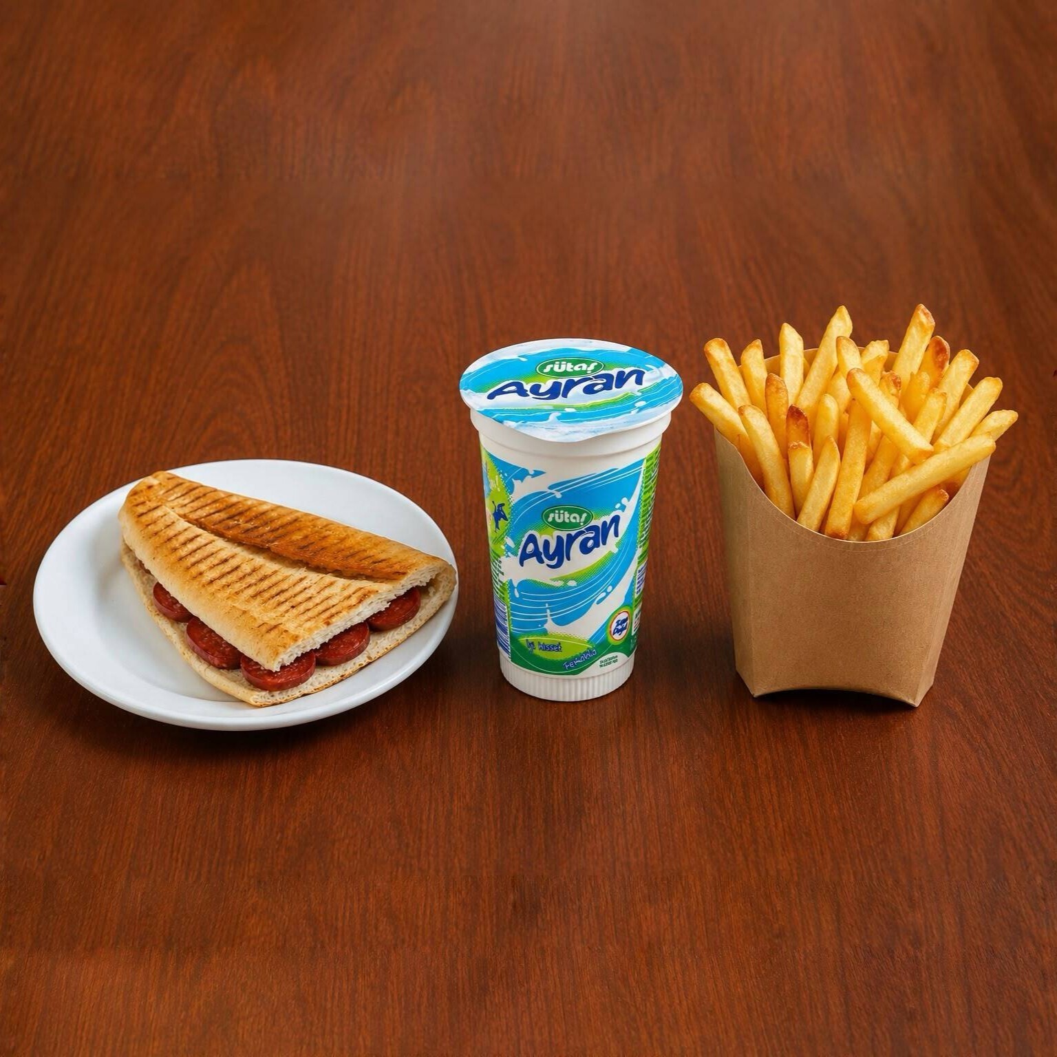 Yarım Ekmek Bol Sucuklu Tost Menü