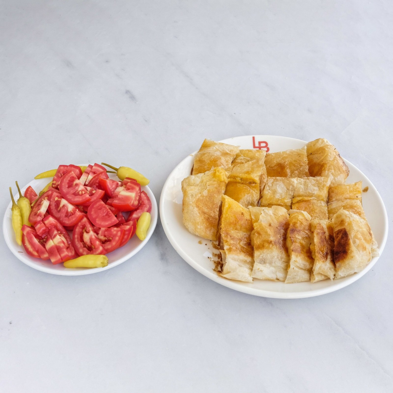 1 Peynirli & Yarım Patetesli Börek