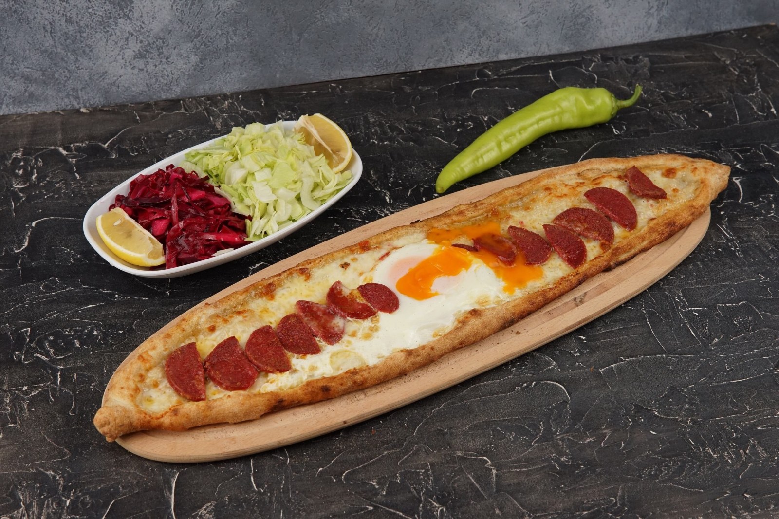 Sucuklu Kaşarlı Yumurtalı Pide