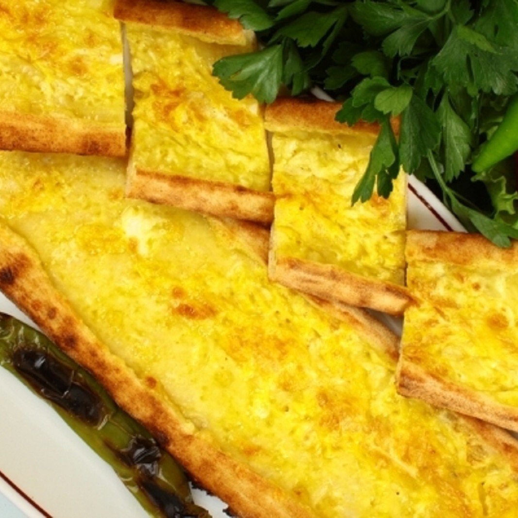 Yumurtalı Pide
