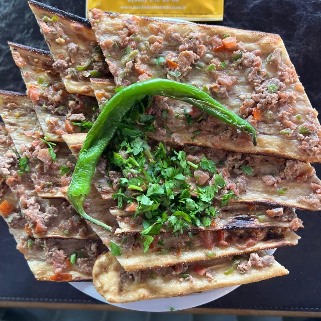 Kuşbaşı Kaşarlı Pide
