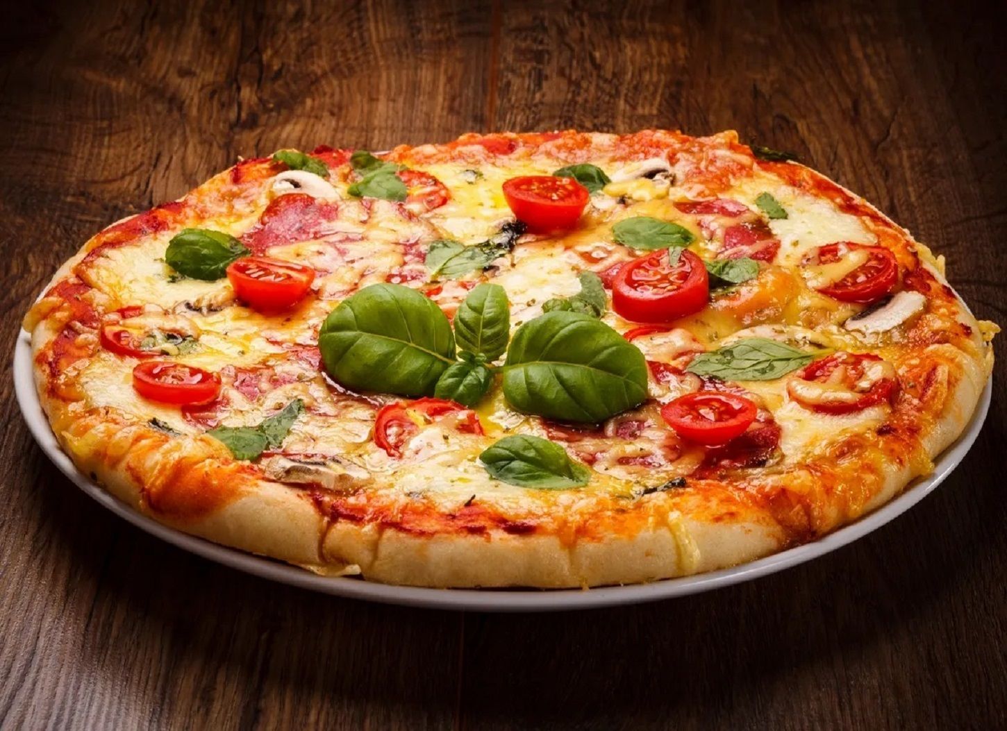 Pepperoni Pizza (Büyük Boy)