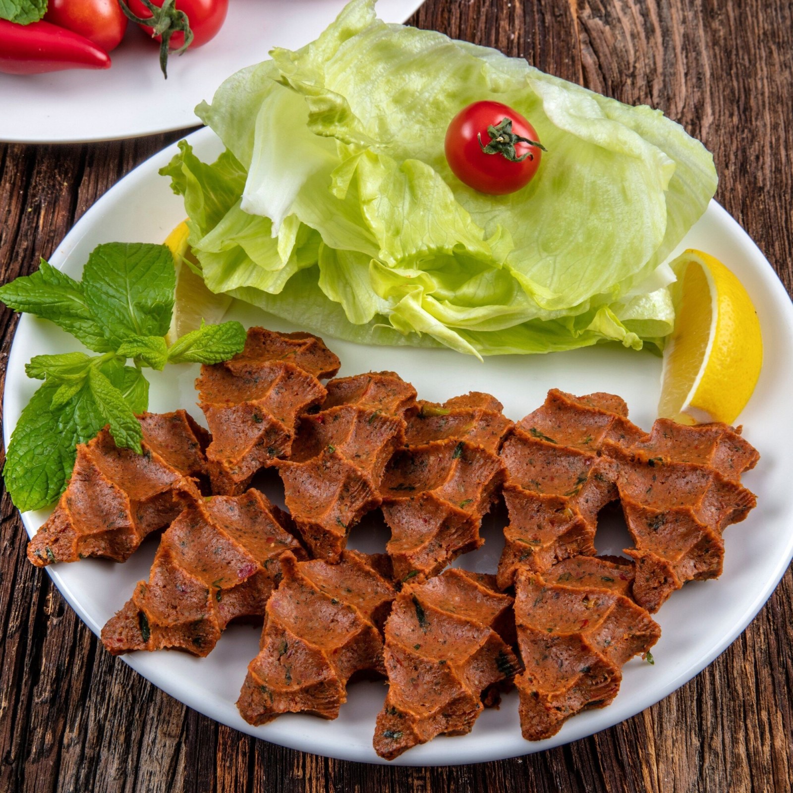 300 ğr çig köfte(az acılıdır)+Coca Cola 1 LT