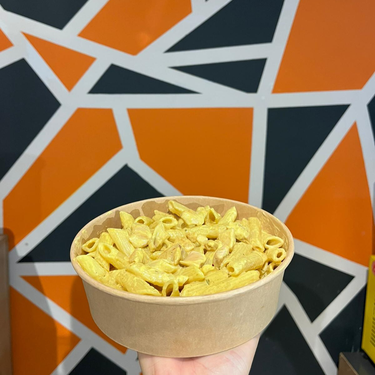 Mısırlı Café de Paris Soslu Tavuklu Penne