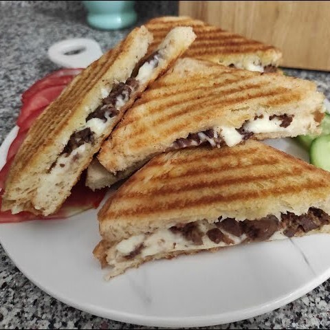 Kavurmalı Tost