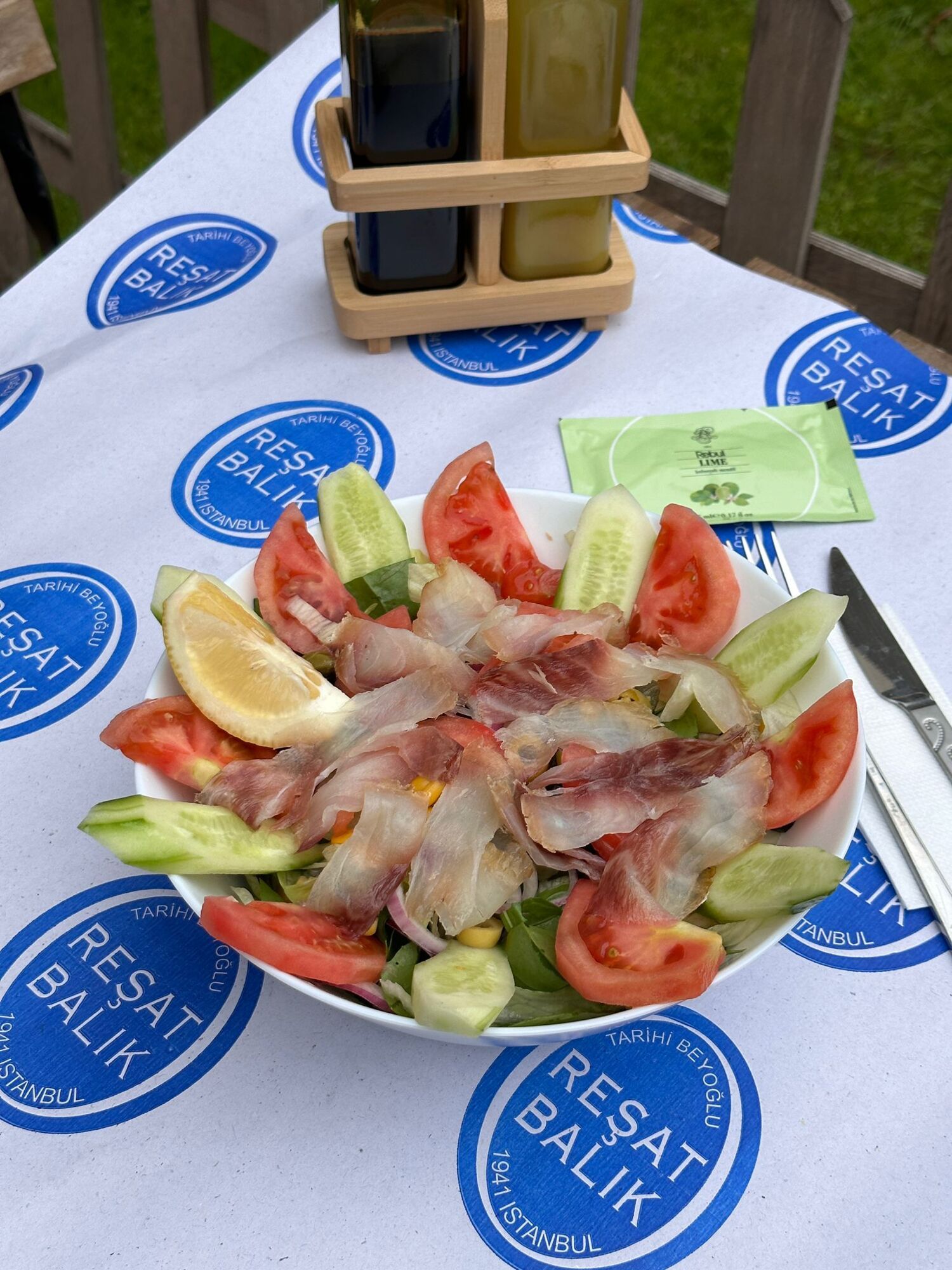 Akya Fümeli Salata
