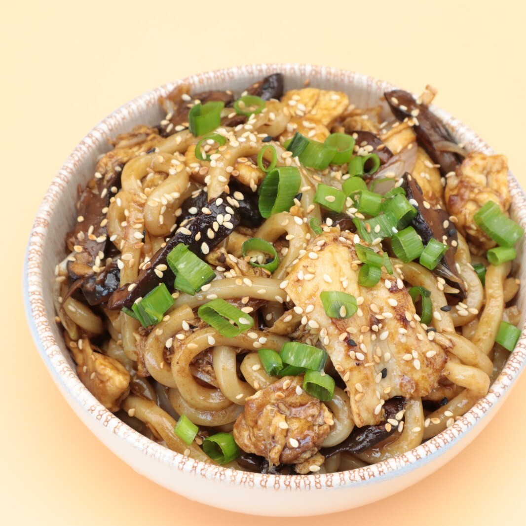 Kore Usulü Tavuklu Udon
