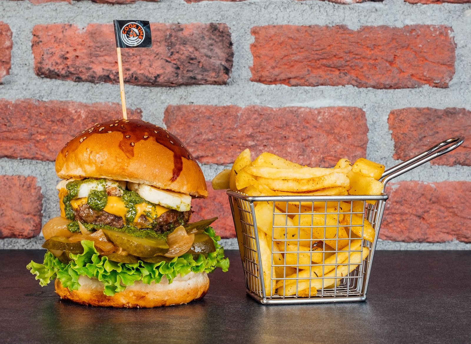 Pesto & Hellim Burger