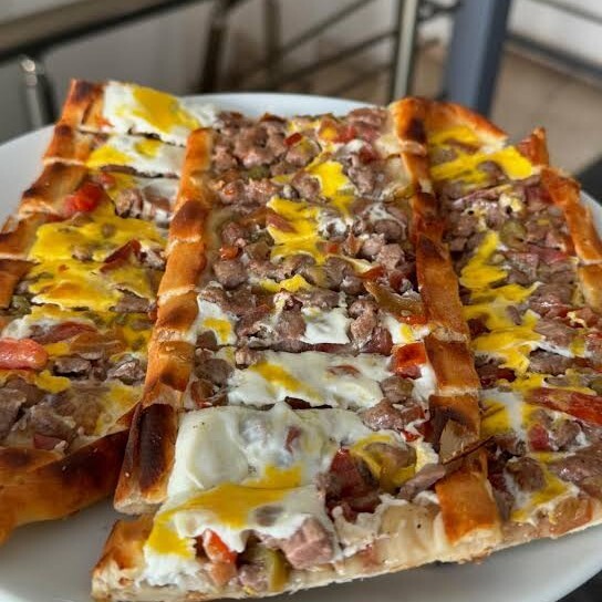 Kuşbaşılı Yumurtalı Pide