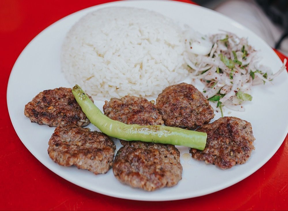 Köfte Pilav Üstü