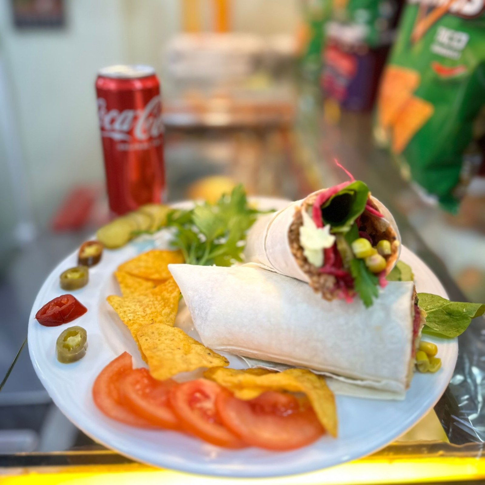 Çiğ köfte Dürüm+ 330 Ml. Coca Cola