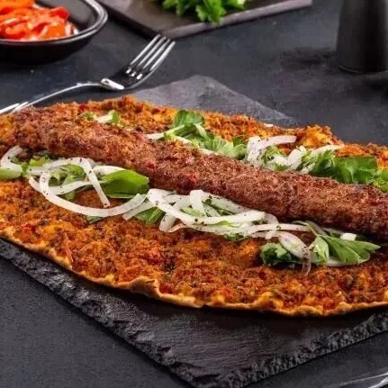 Lahmacun Arası Adana Kebap