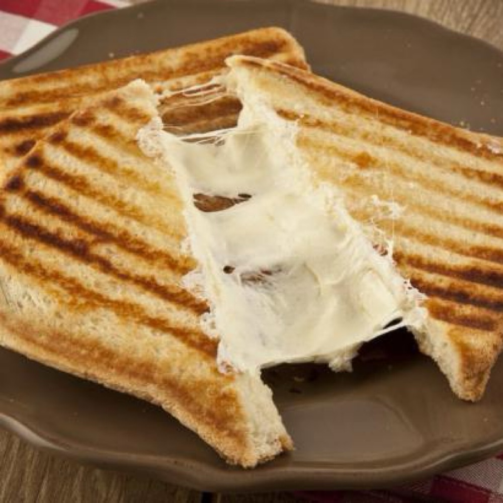 Yarım Kaşarlı Tost