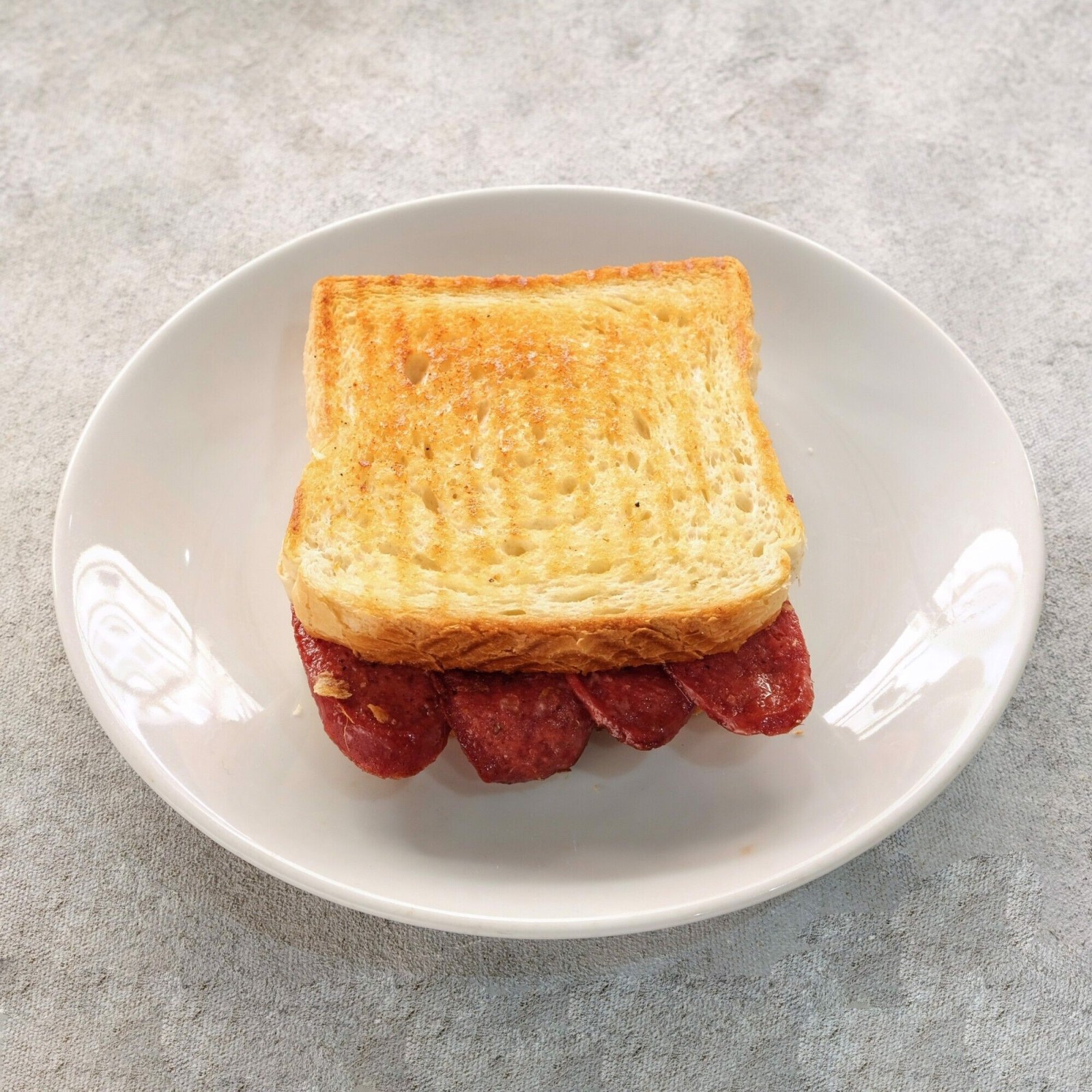 Sucuklu Tost