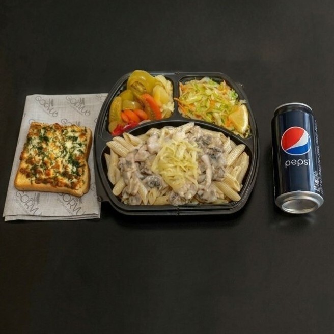 Alfredo Soslu Makarna Menü