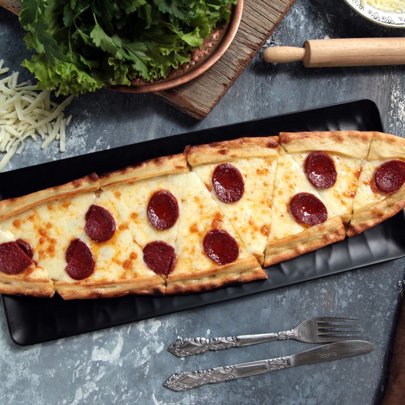 Sucuklu Yumurtalı Pide
