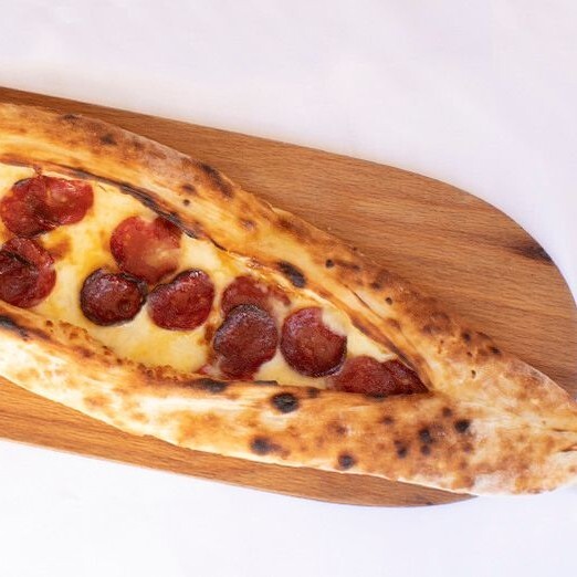 Sucuklu Kaşarlı Karadeniz Pidesi