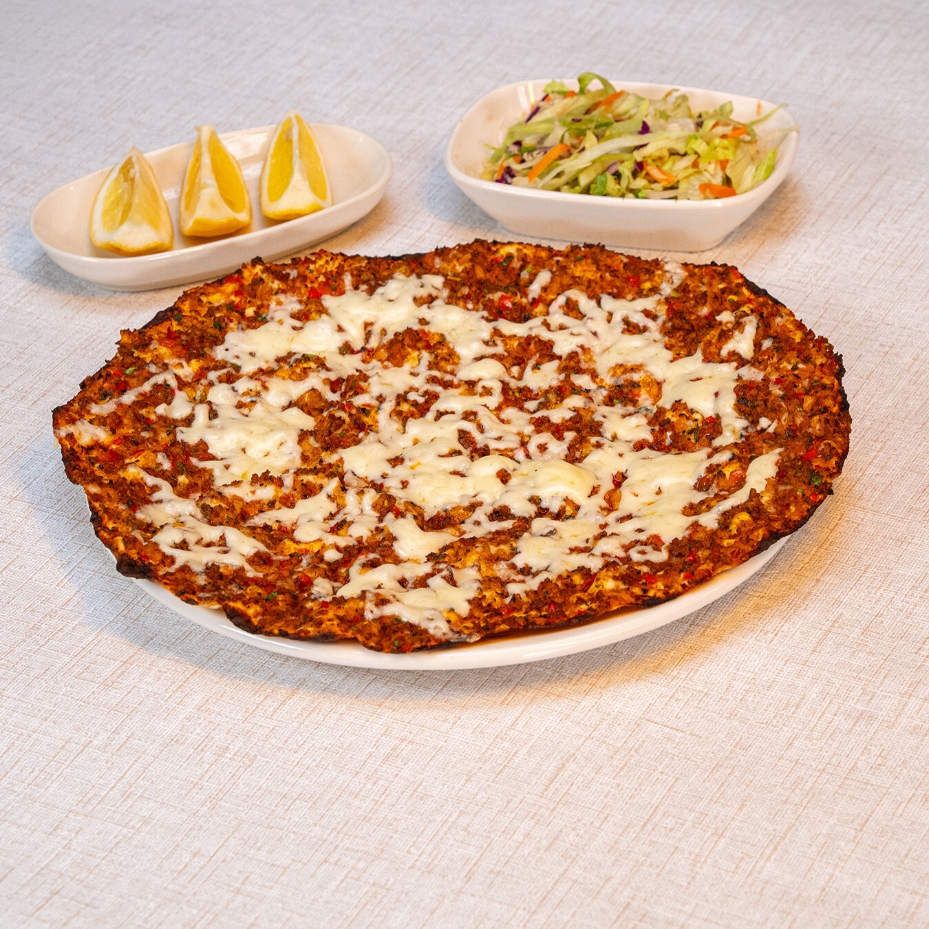 Antep Kaşarlı Lahmacun