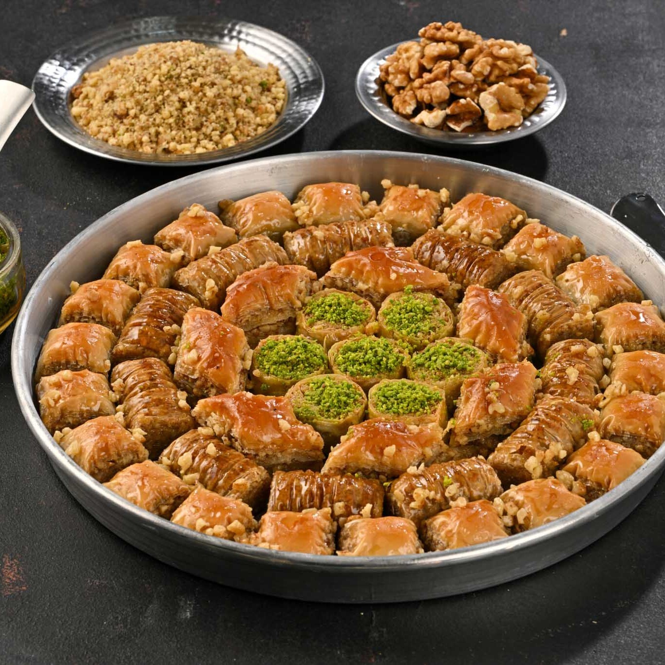 Cevizli Karışık Baklava (1 Kg.)
