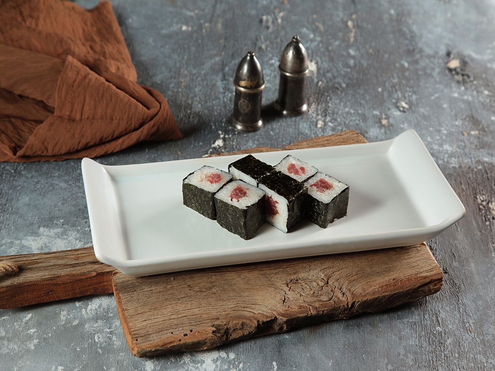 Maguro Maki (6 Pcs.)