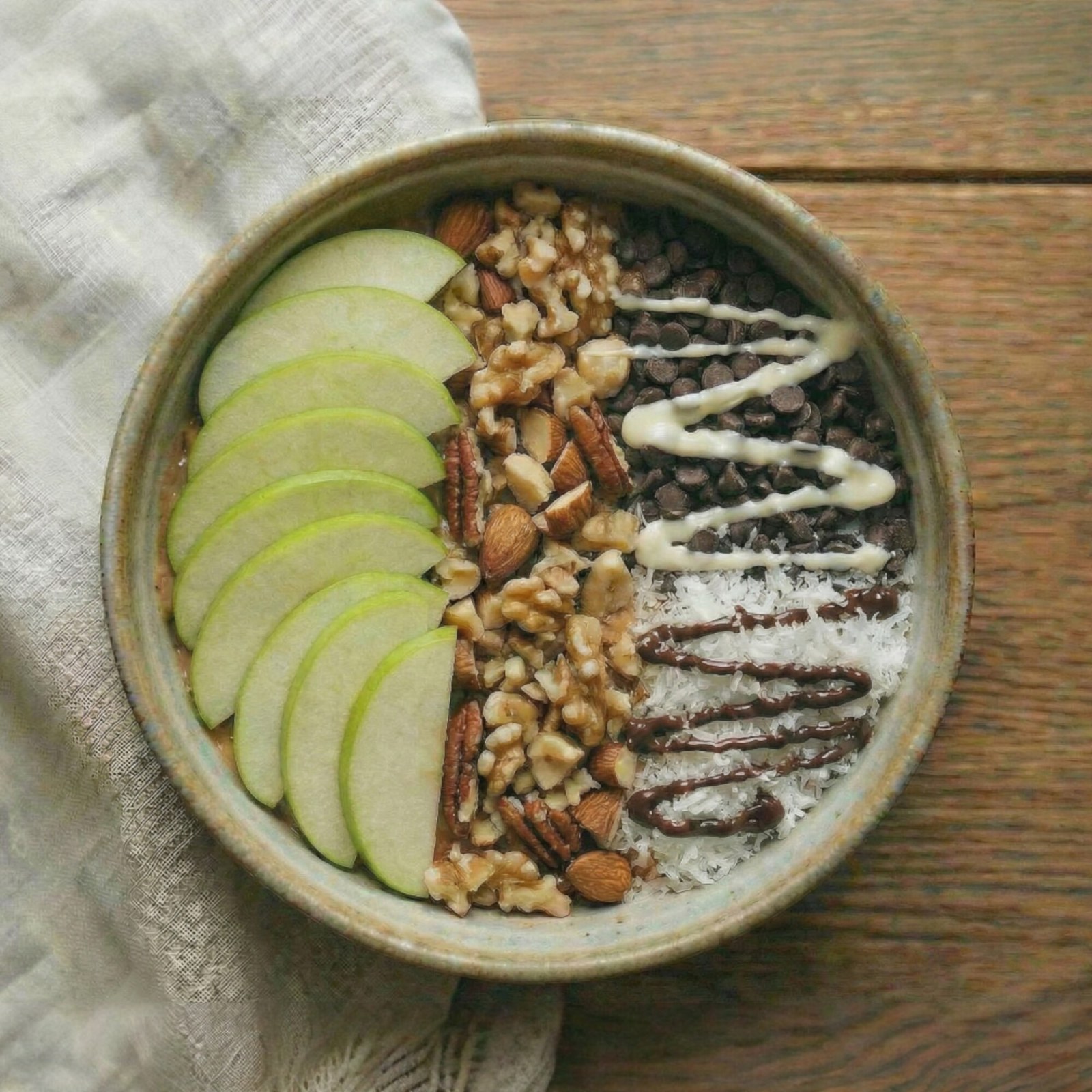 Yeşil Elmalı Granola Kasesi