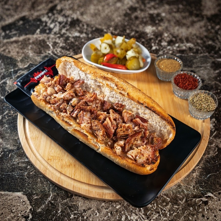 İri Kıyım Kokoreç Ekmek