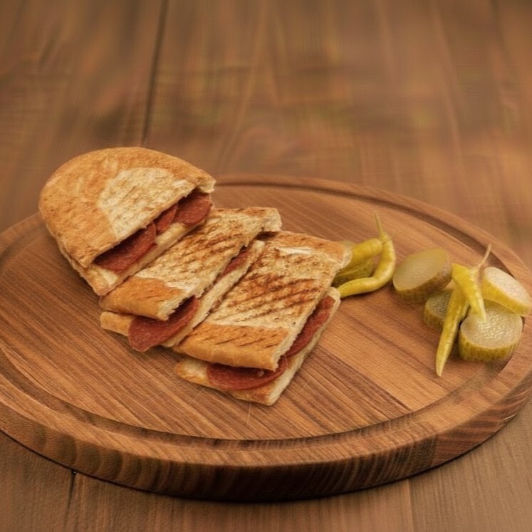 Yarım Ay Tost (Sucuklu)