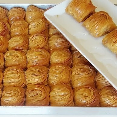1 kg Cevizli Gül Baklava
