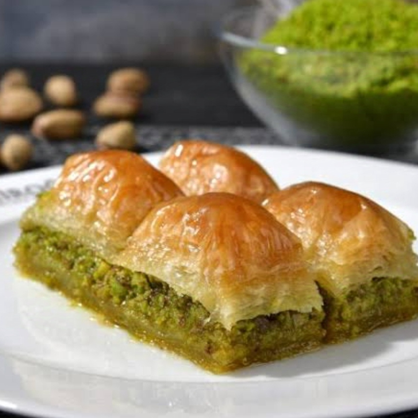 Tereyağlı Fıstıklı Baklava 500 Gr