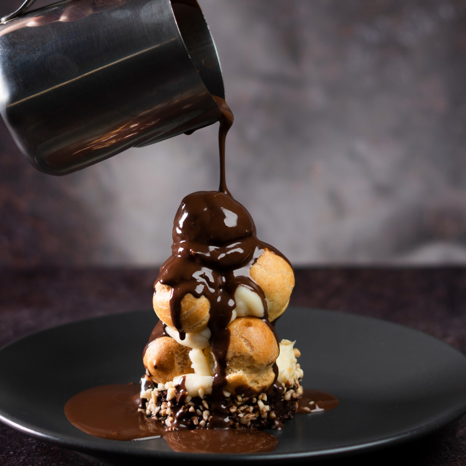 Profiterol Kulesi Pasta