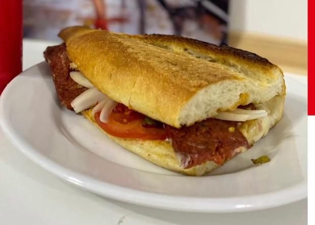 Yarım Ekmek Arası Izgara Sucuk Ekmek