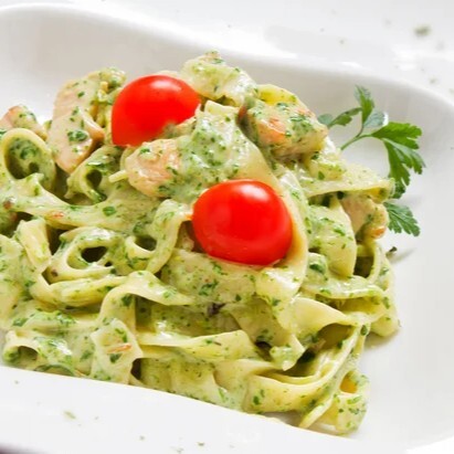 Pesto Soslu Tavuklu Fettucıne