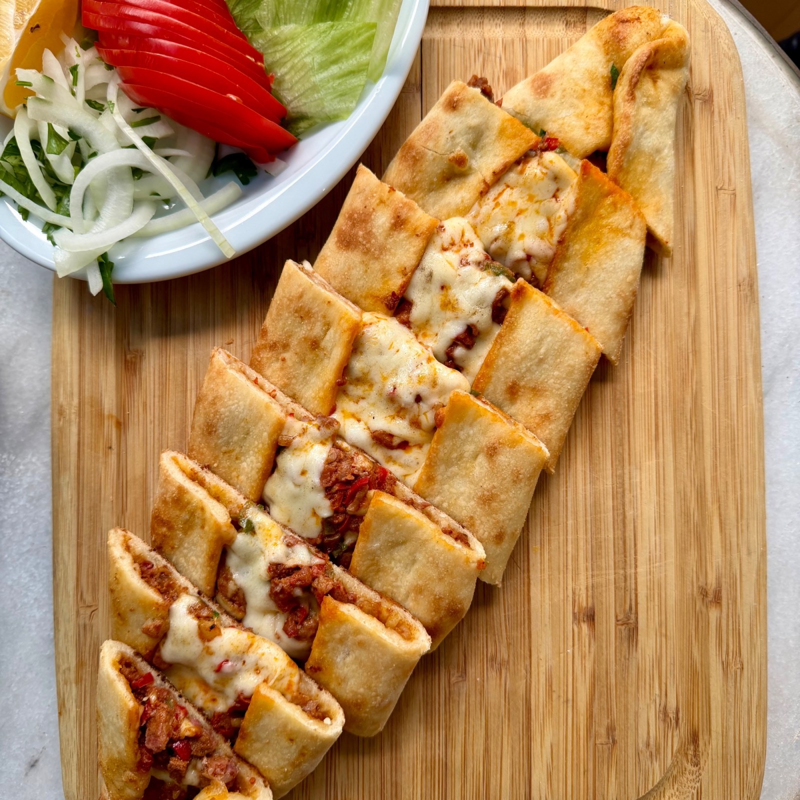 Kuşbaşı Kaşarlı Pide