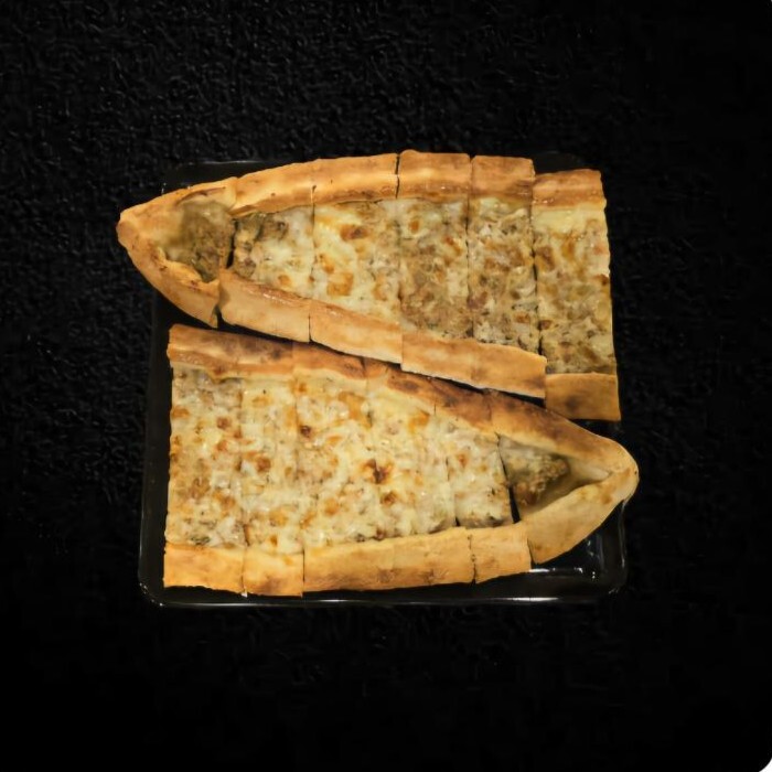 Kıymalı Kaşarlı Pide