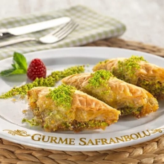 Fıstıklı Şöbiyet (1 kg)