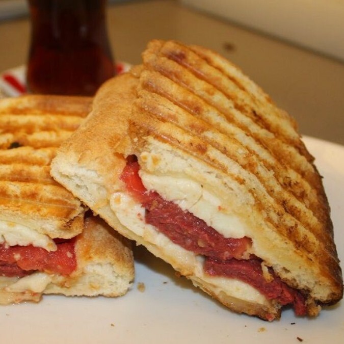 Y. Ekmek Karışık Tost