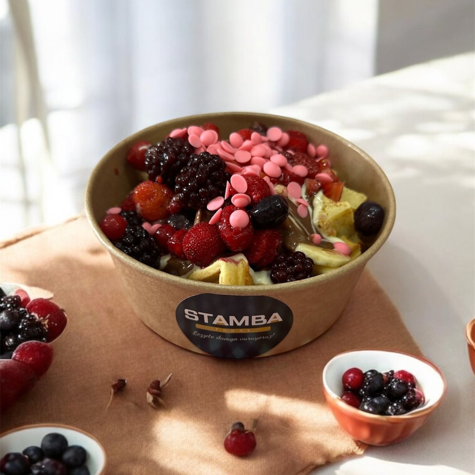 Stamba Glutensiz Meyve Şöleni Belçika Waffle Bowl