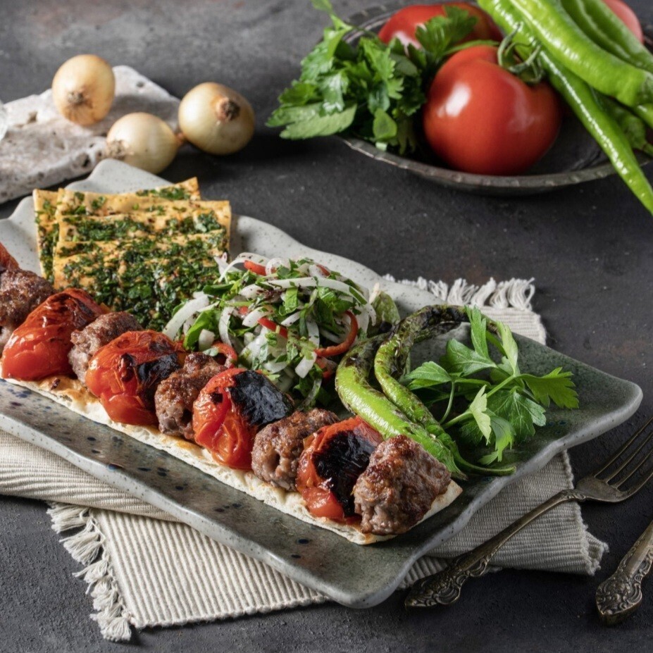 Domatesli Kebap VIP Domates Kebabı Lux Kebap Domatesli