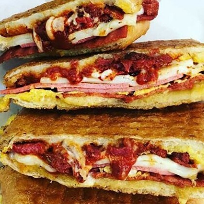 2'li MİX Bütün Ekmek Sucuklu Yumurtalı Sanayi Tost