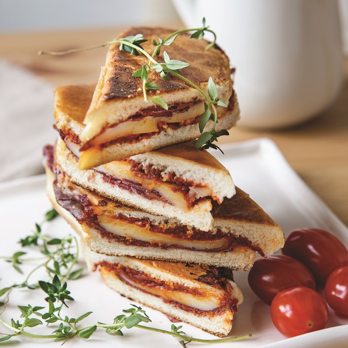 Pastırmalı Kaşarlı Tost