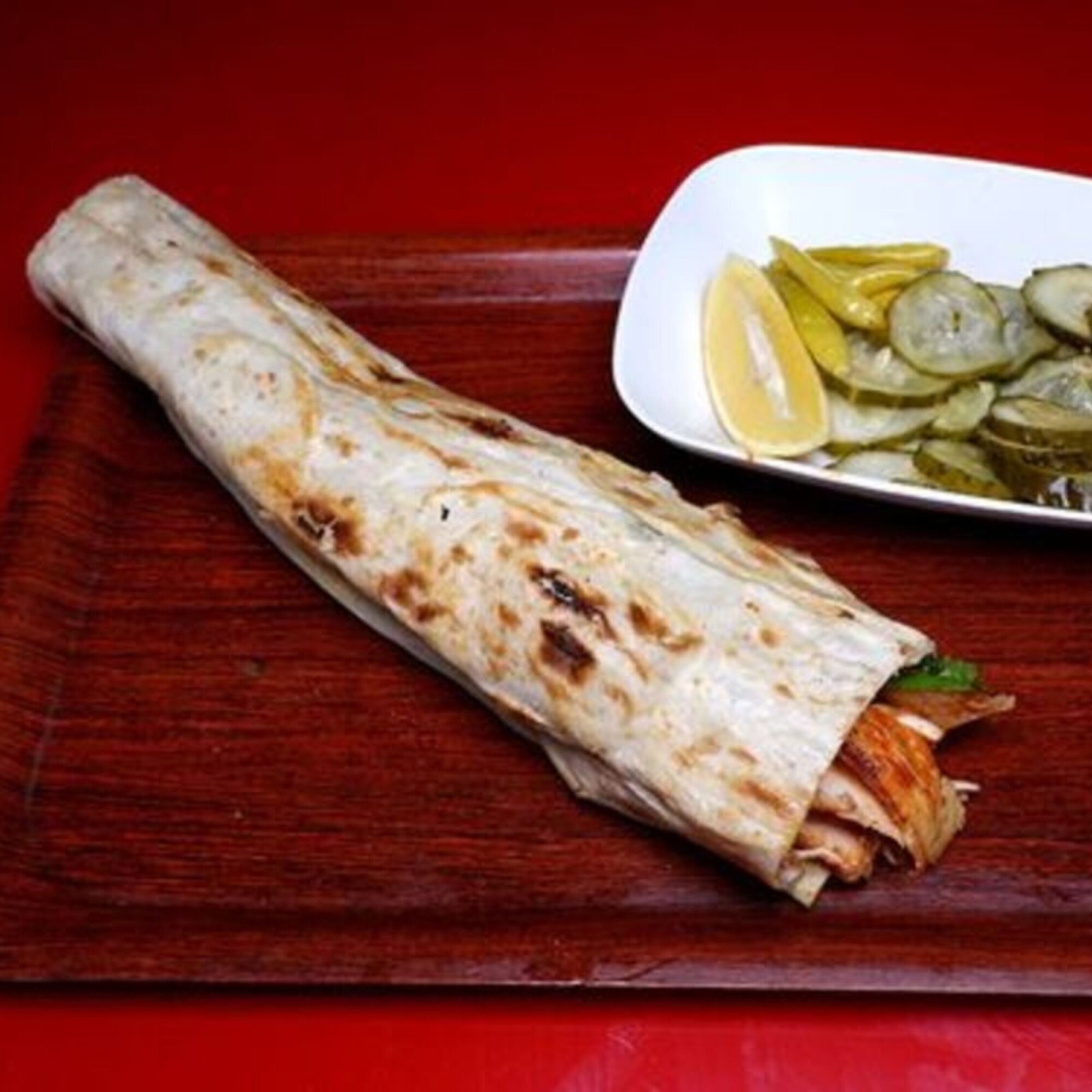 Pide Ekmeğine Tavuk Döner