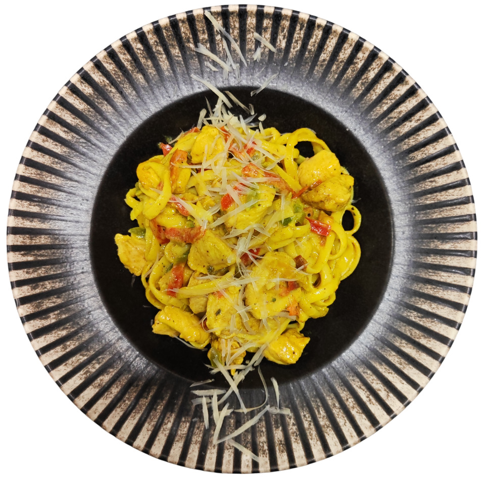 Köri Soslu Tavuklu Linguini