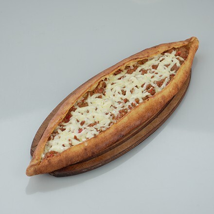 Kıymalı Kaşarlı Pide