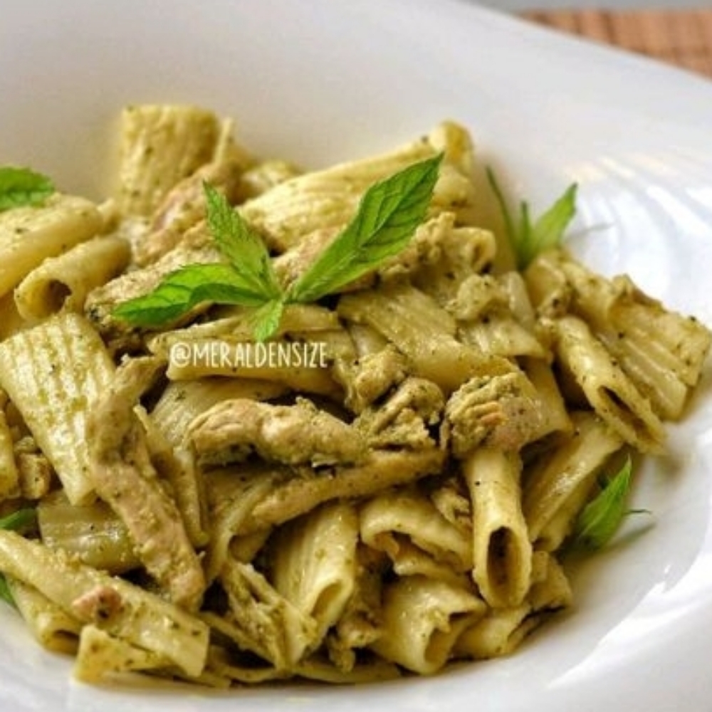 Tavuk Mantar Pesto Soslu Penne Menü