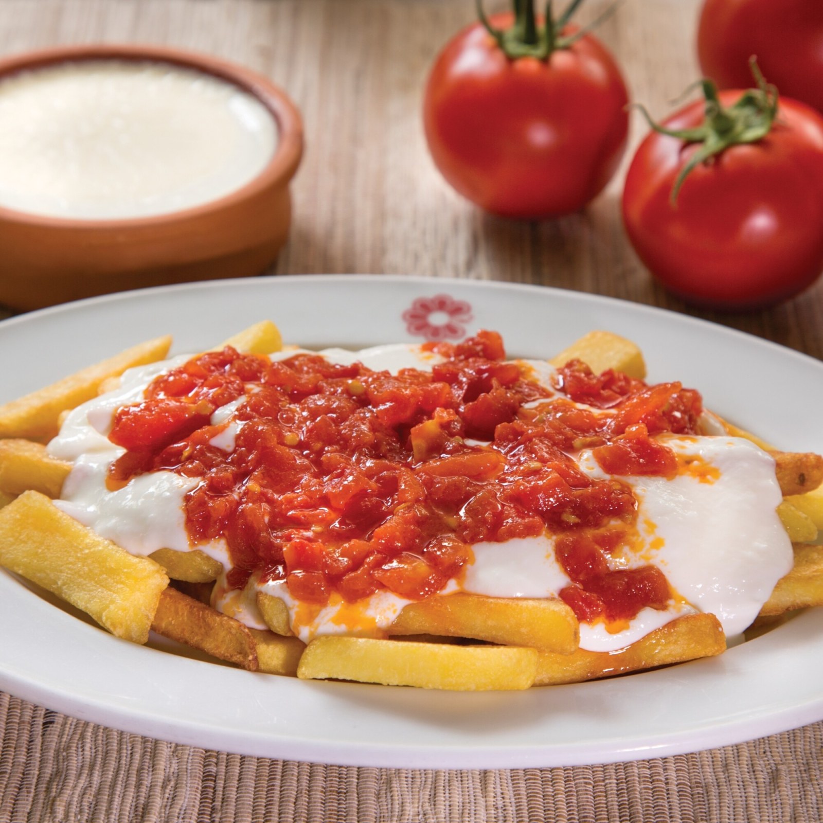 Domates Soslu Yoğurtlu Patates