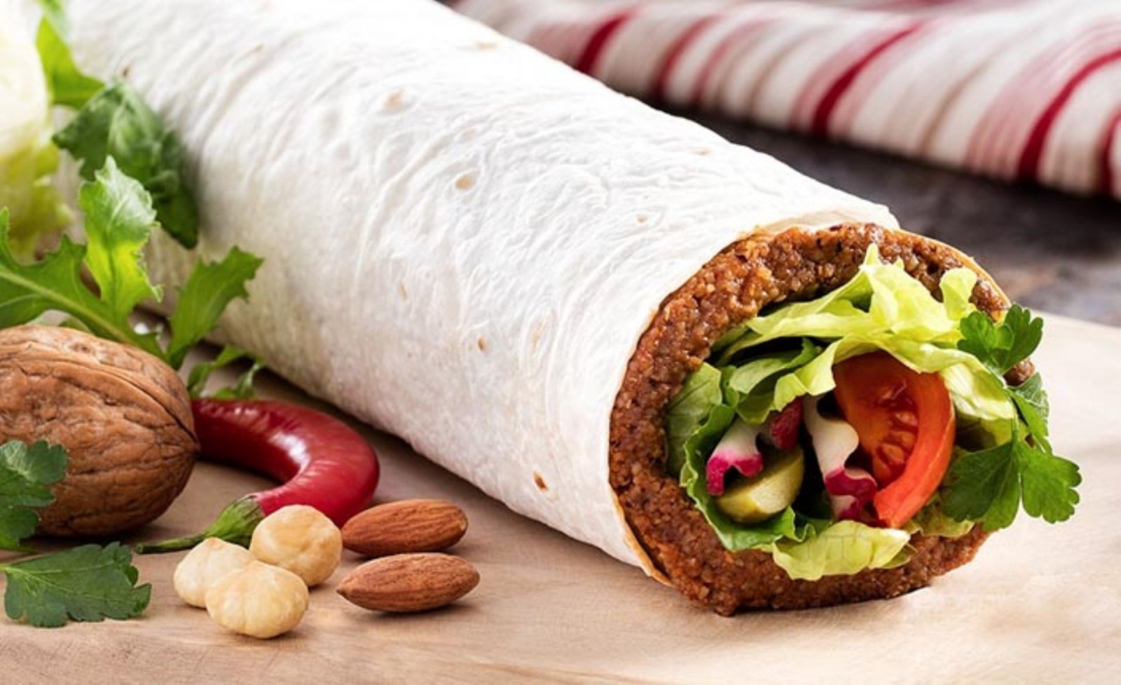 El yapımı Murat Mega Çiğ Köfte Dürüm (150 Gr.)