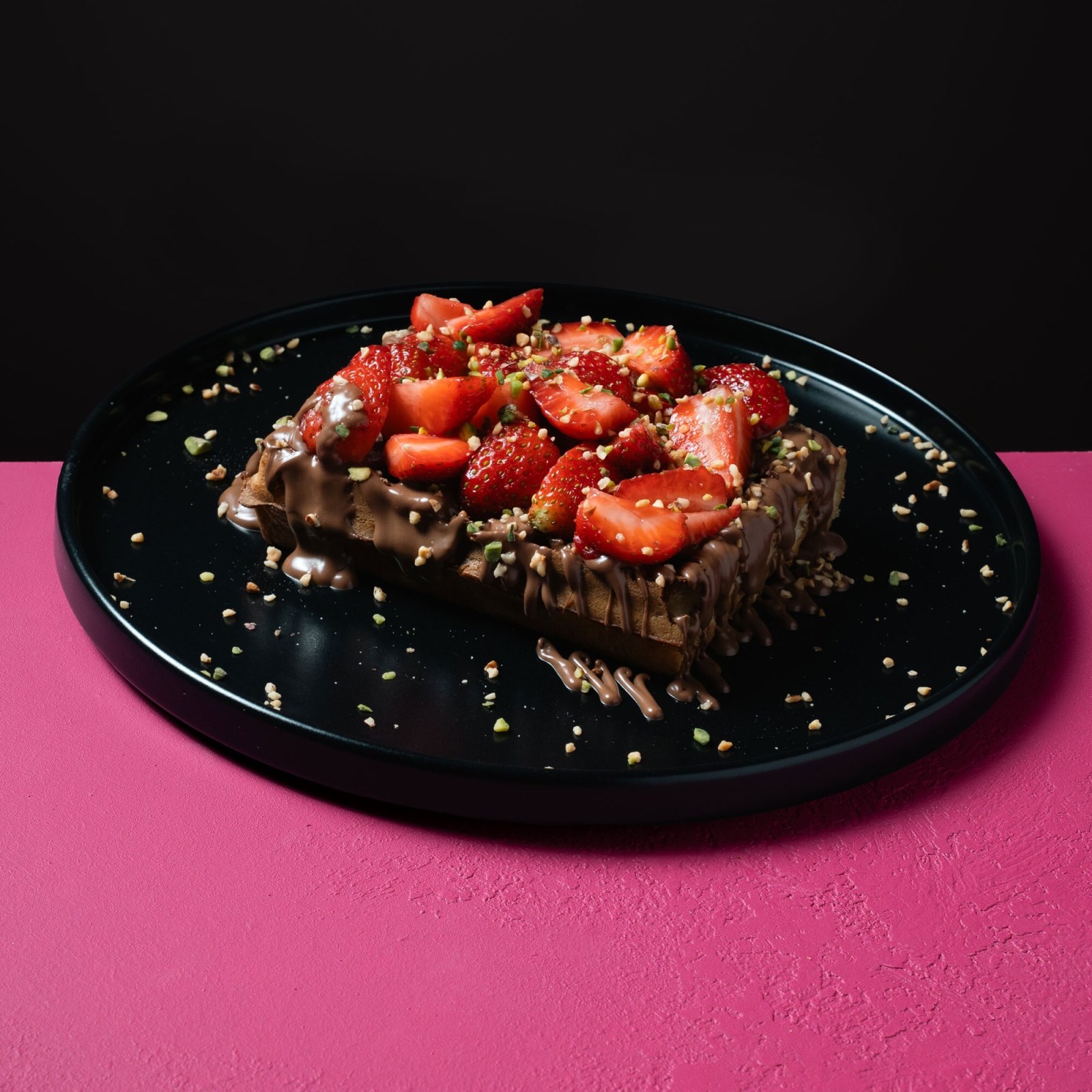 Sütlü Çikolatalı Çilekli Waffle