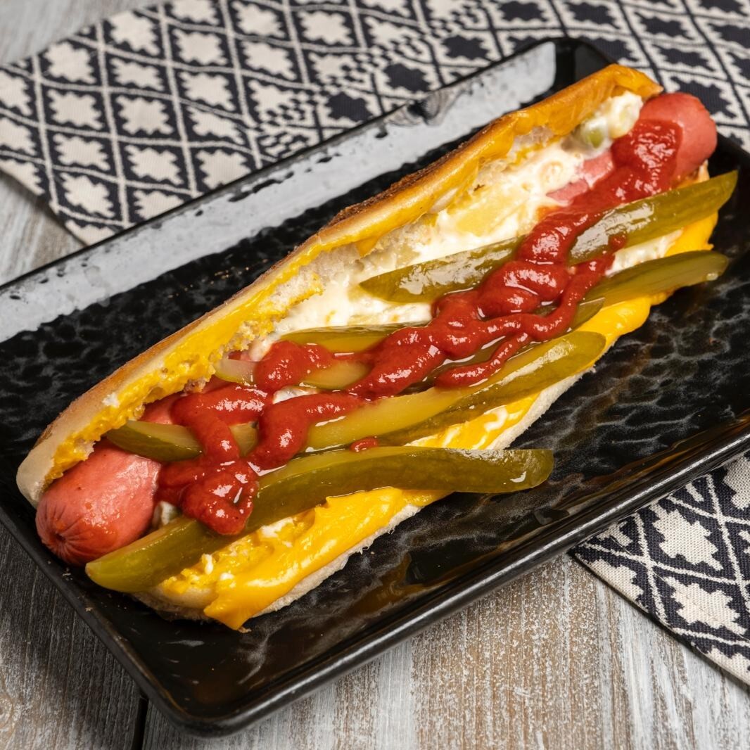 Cheddar Sosisli Sandviç