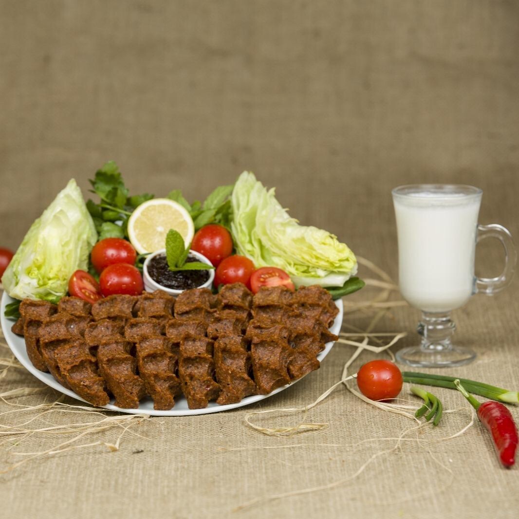 Acısız Çiğ Köfte 500 Gr + Eker 1 Litre Ayran